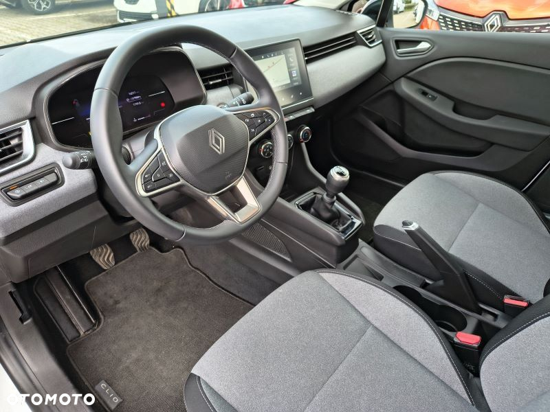 Renault Clio - 10