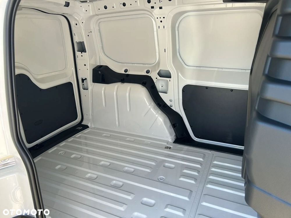 Volkswagen Caddy Cargo/benzyna 1,5 TSI 116 KM manualna r. o. 2755 mm - 12
