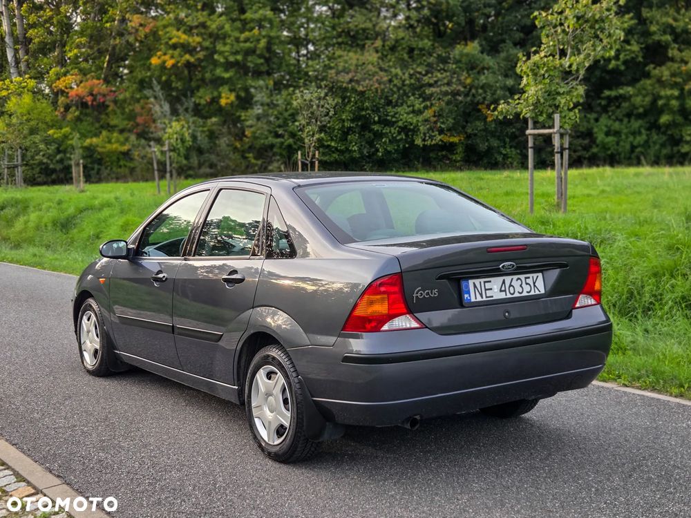 Ford Focus 1.8 Trend - 2