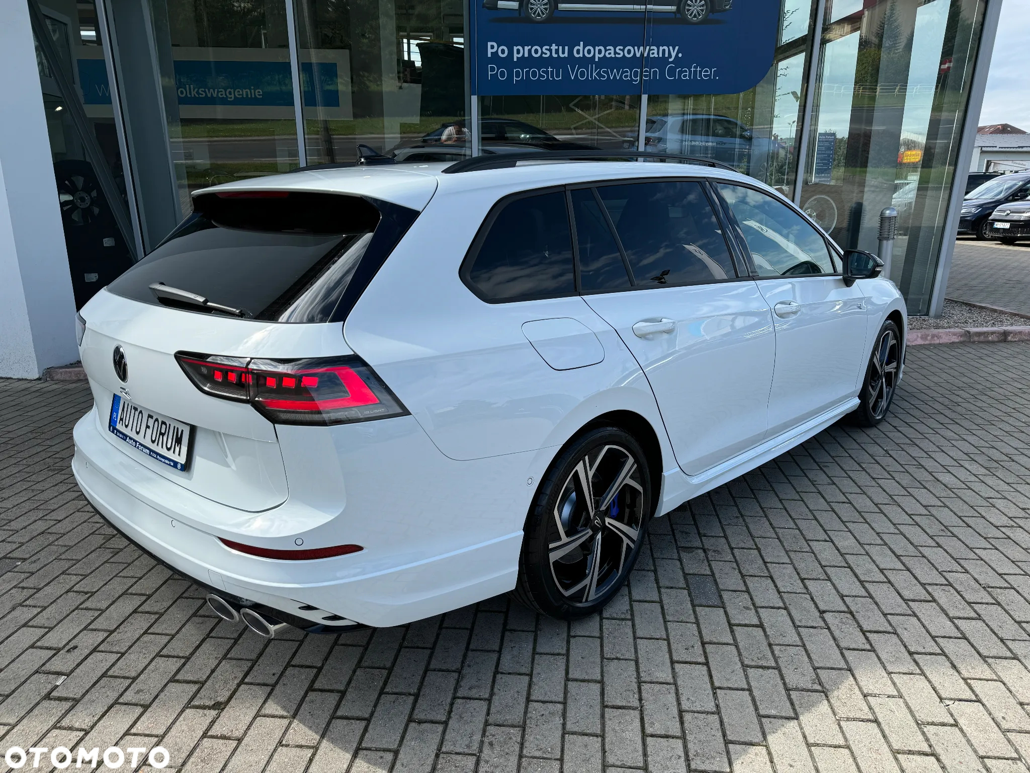 Volkswagen Golf VIII 2.0 TSI 4Motion R DSG - 6