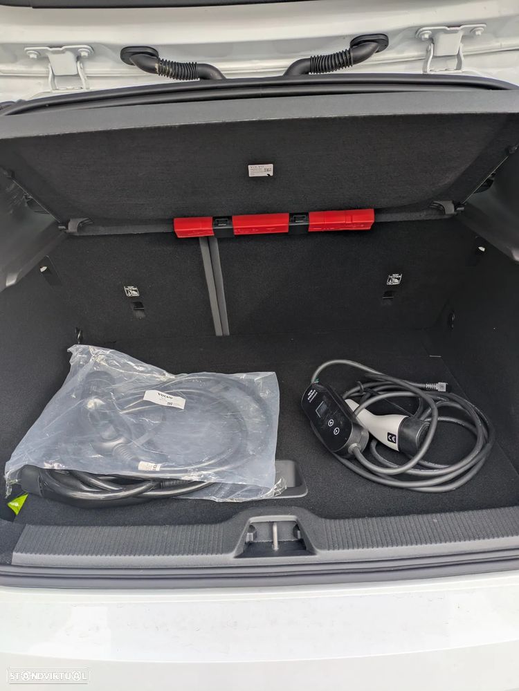 Volvo EX30 Single Motor Extended Range RWD Ultra - 22