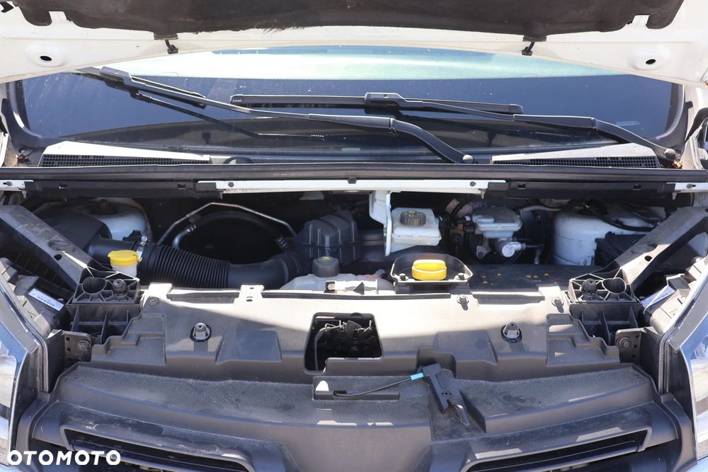 Renault Trafic - 12