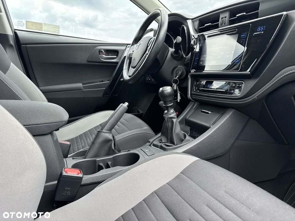 Toyota Auris - 9