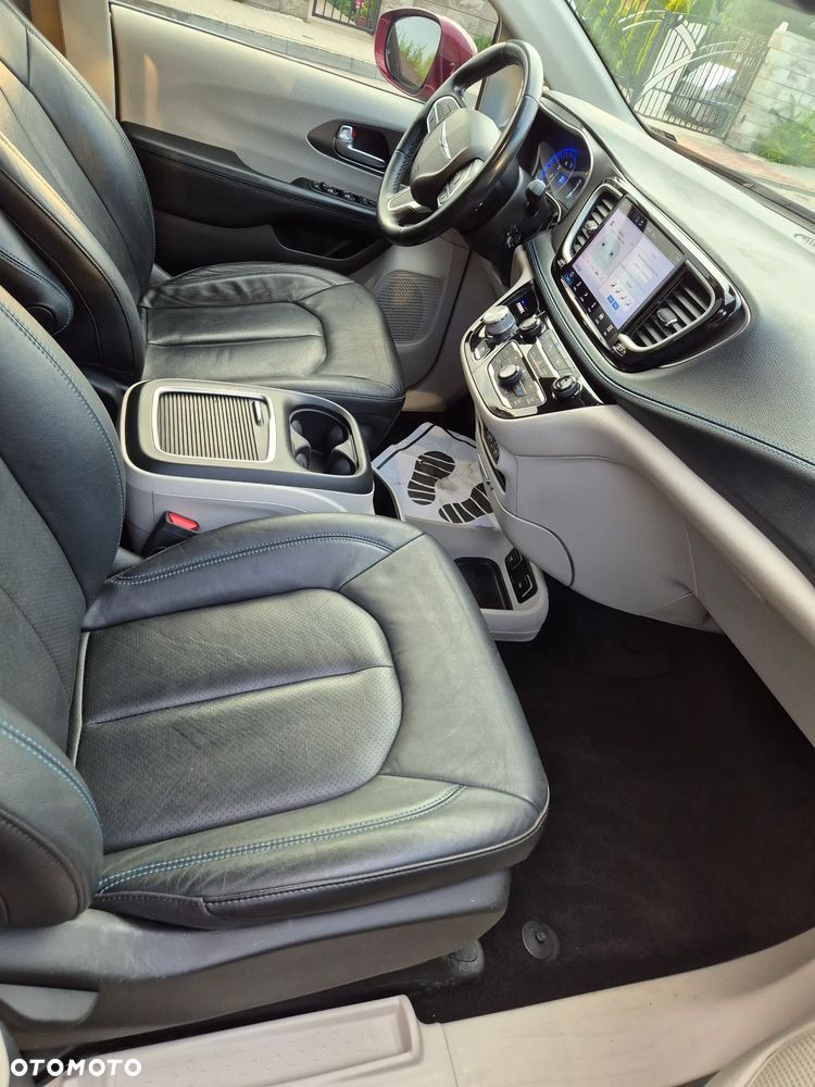 Chrysler Pacifica - 7