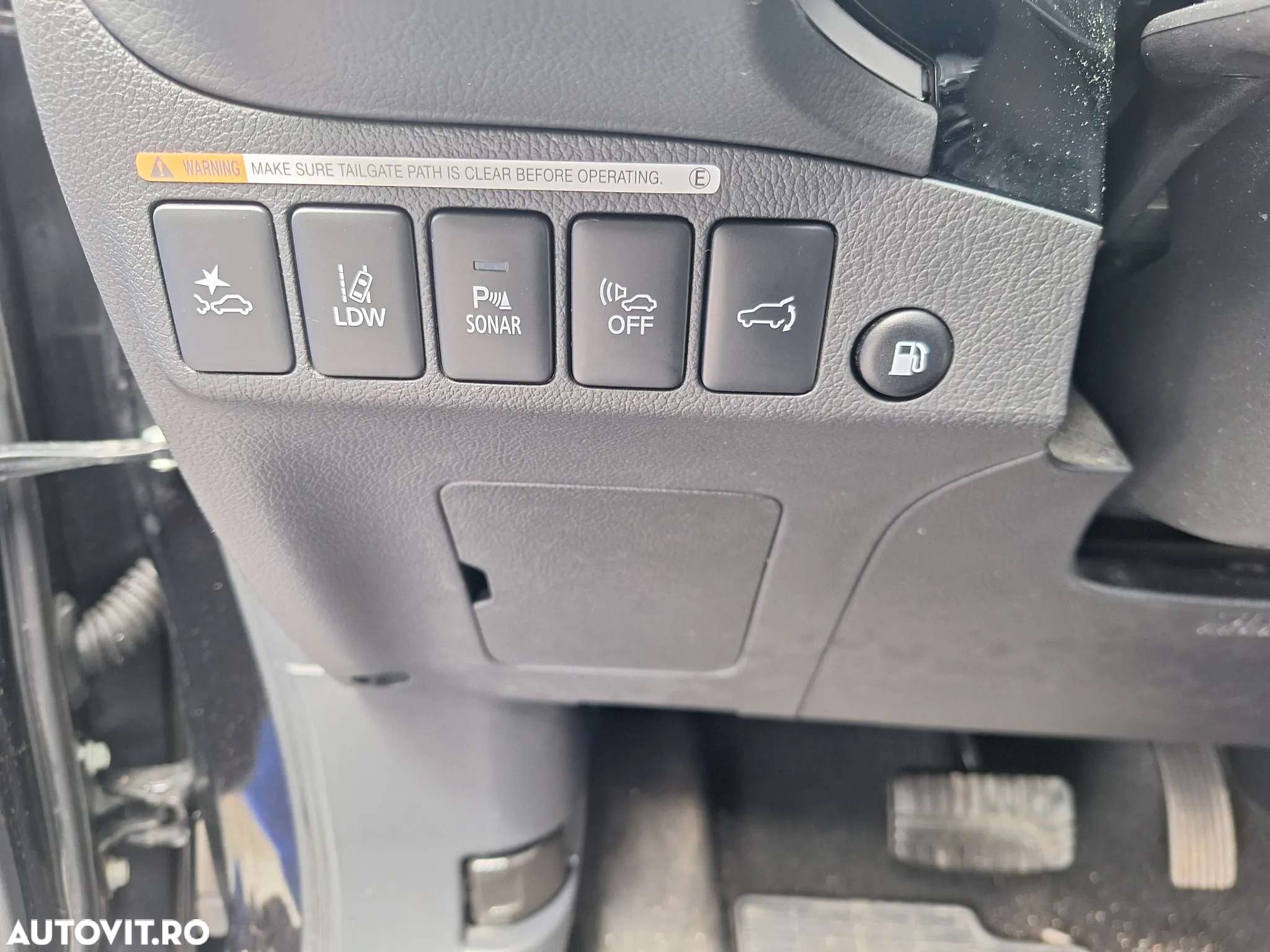 Mitsubishi Outlander 2.4 4WD Plug-In Hybrid Top - 23