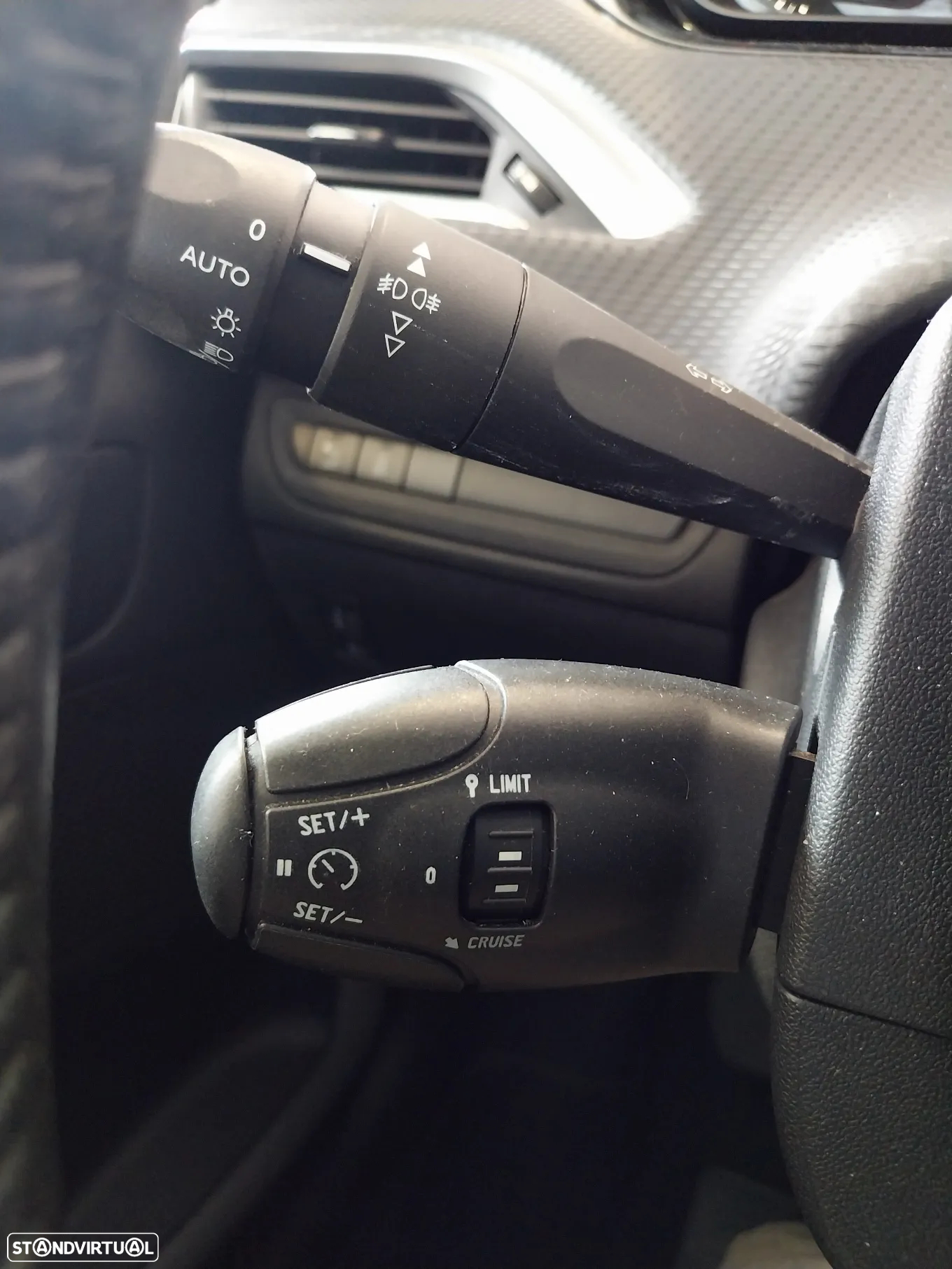 Peugeot 2008 1.6 BlueHDi Style - 21