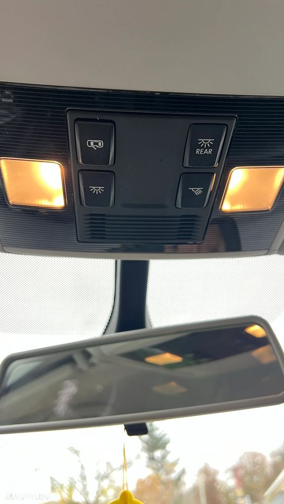 Volkswagen Golf 1.6 TDI DPF BlueMotion - 21