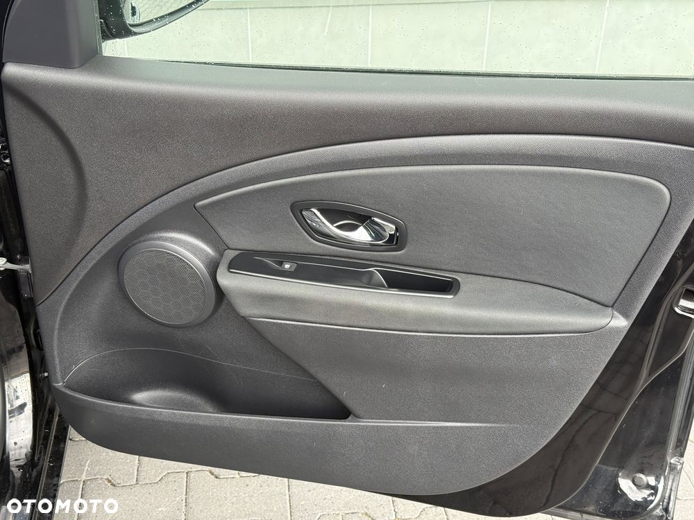 Renault Megane 1.5 dCi Energy Limited EU6 - 27