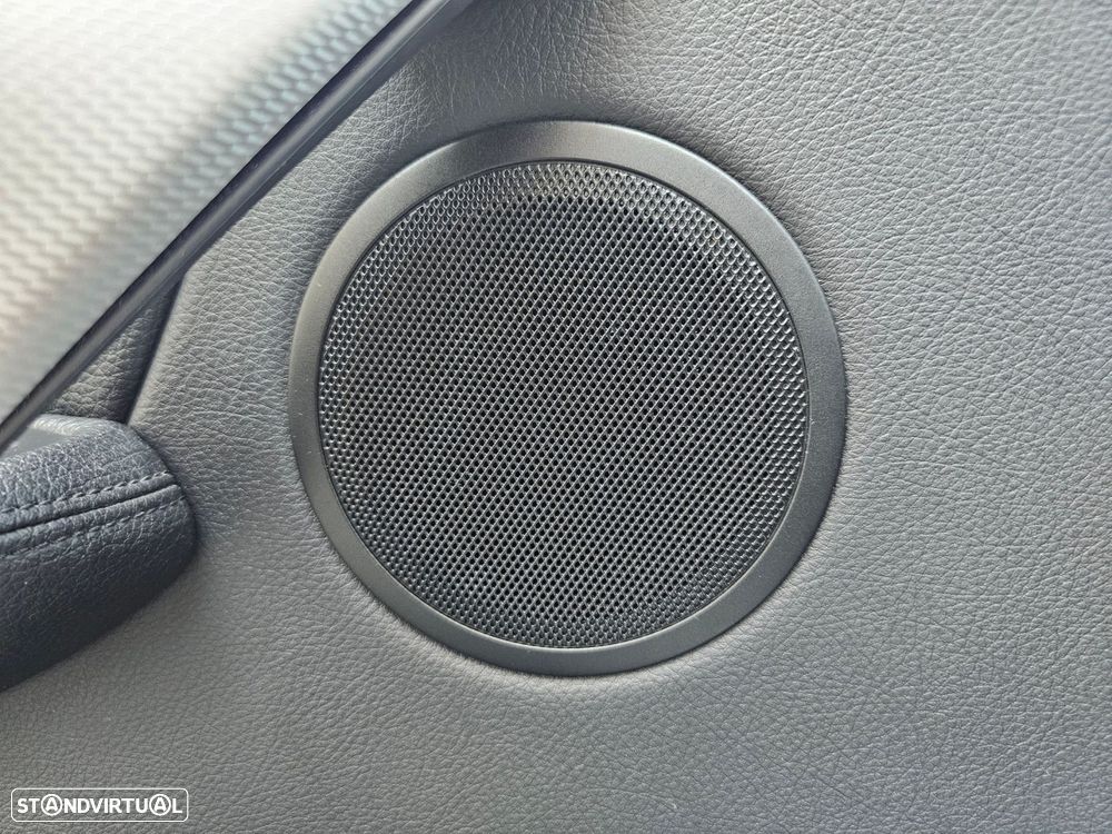 BMW 320 i Touring Pack Desportivo M - 28