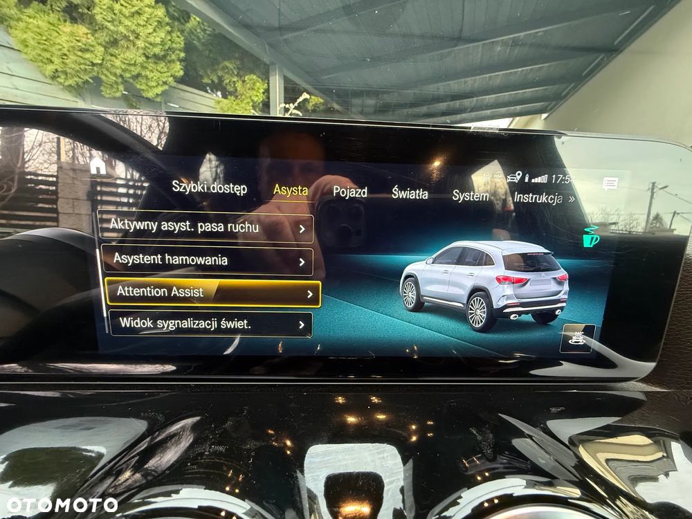 Mercedes-Benz GLA - 12