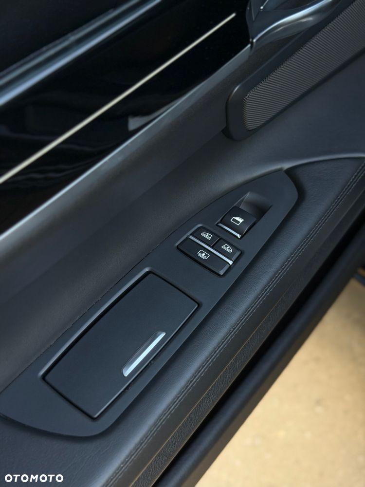 BMW Seria 7 - 33