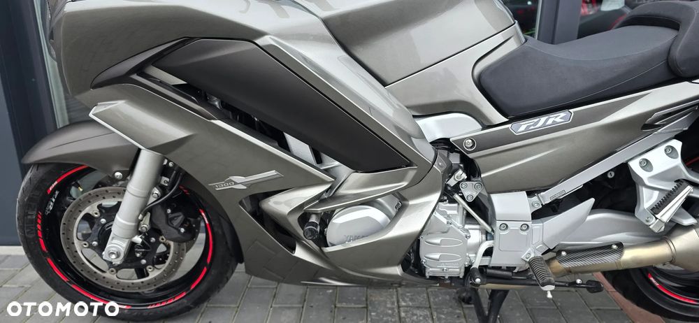 Yamaha FJR - 32