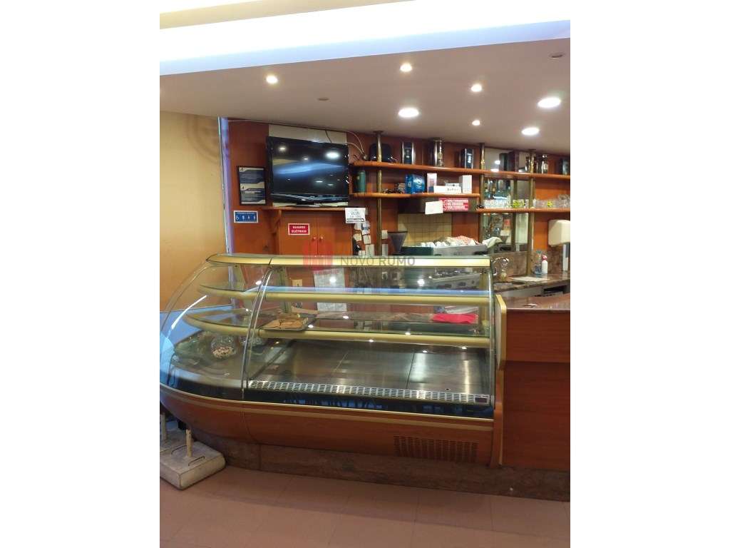 Trespasse de padaria e pastelaria com fabrico próprio em Mafamude, ... - Grande imagem: 2/22