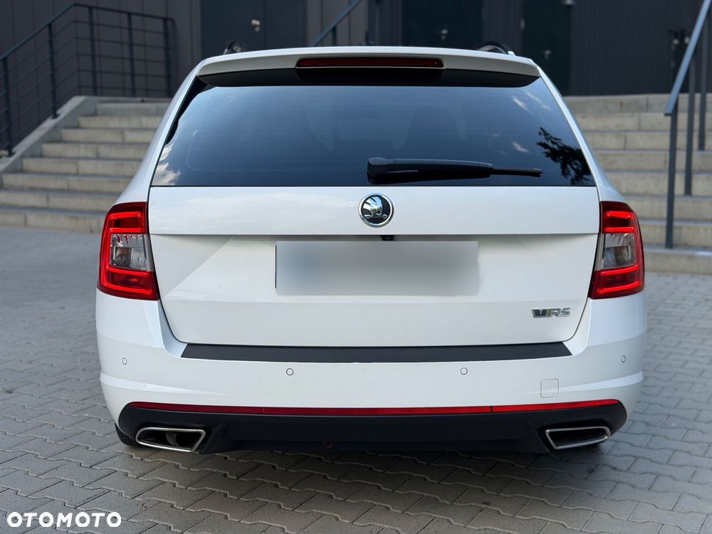 Skoda Octavia 2.0 TDI DSG RS - 11