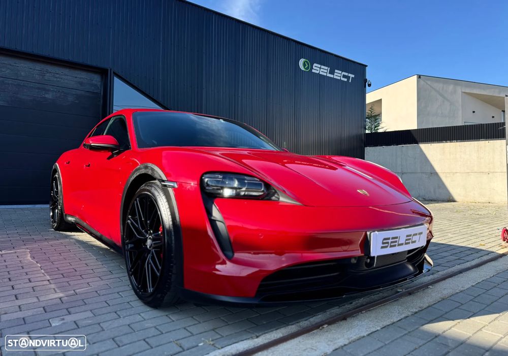 Porsche Taycan Cross Turismo 4 - 10