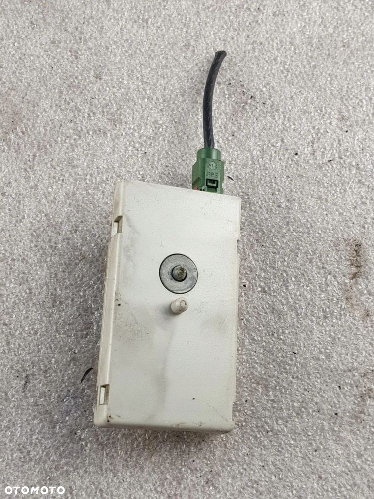 6928043 WZMACNIACZ ANTENOWY BMW E61 - 3
