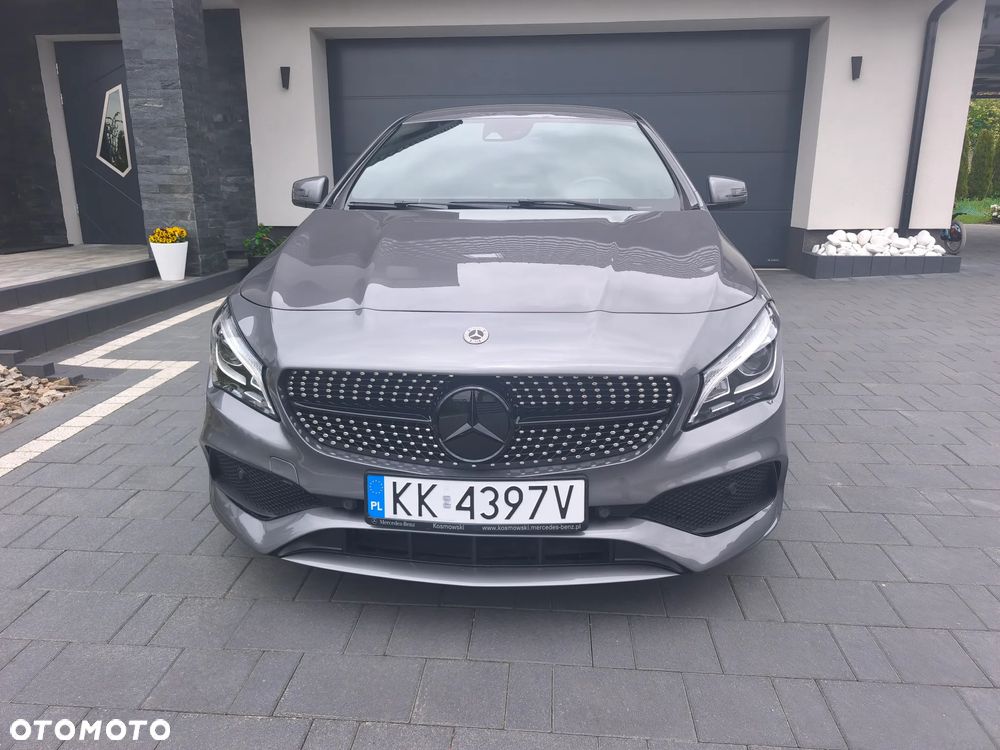 Mercedes-Benz CLA 180 7G-DCT AMG Line - 4
