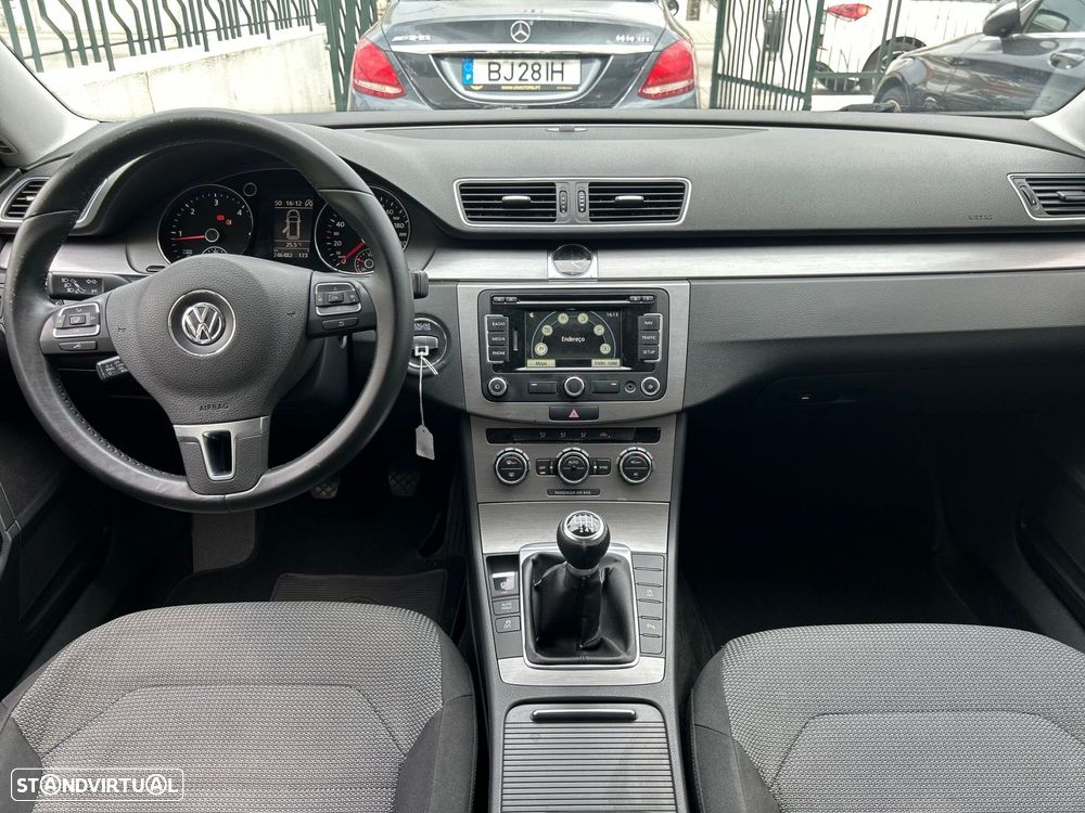 VW Passat Variant 1.6 TDI Confortline Navig - 11