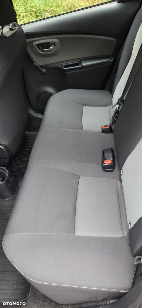 Toyota Yaris 1.5 Premium CVT - 10