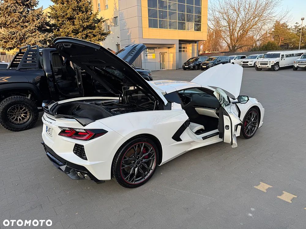 Chevrolet Corvette - 18