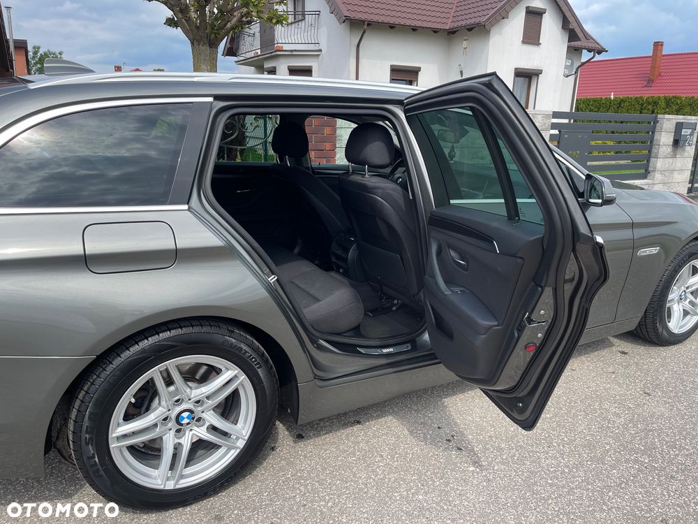 BMW Seria 5 525d Sport-Aut Modern Line - 15