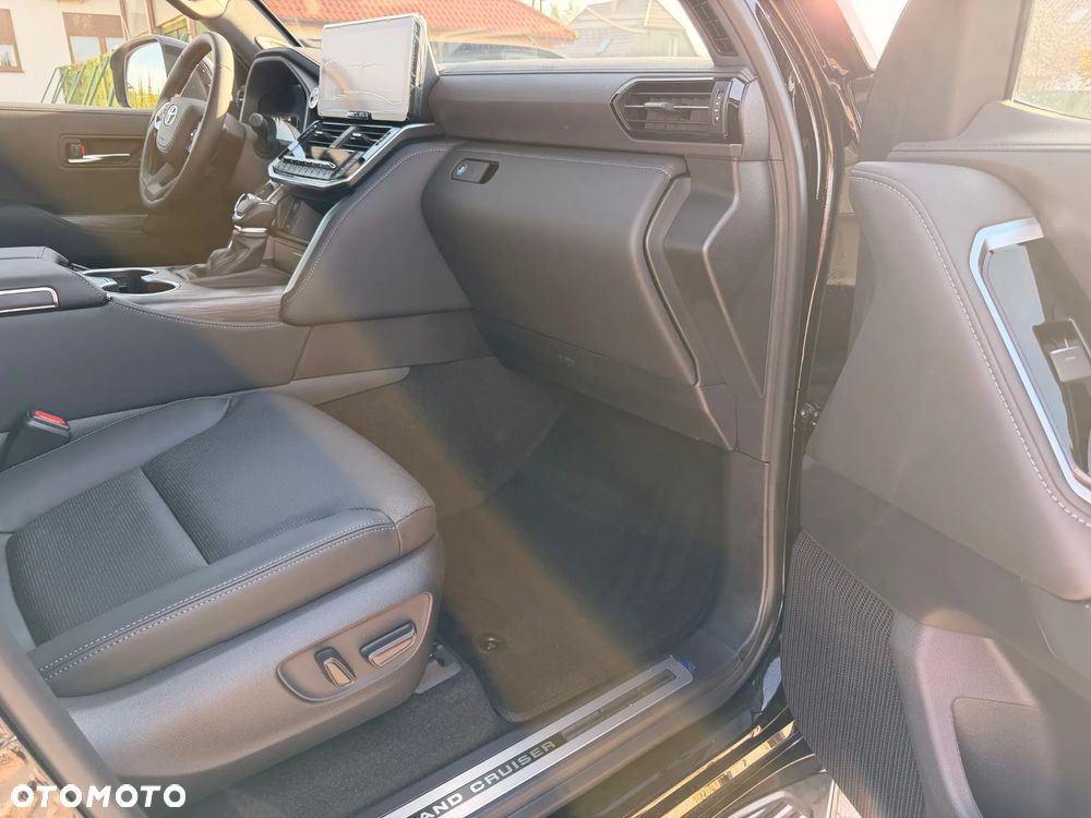 Toyota Land Cruiser - 9