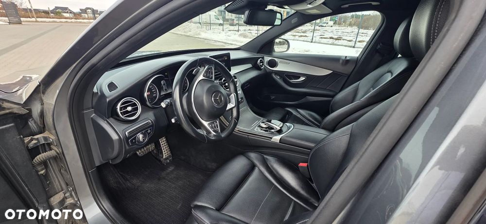 Mercedes-Benz Klasa C 180 9G-TRONIC AMG Line - 29