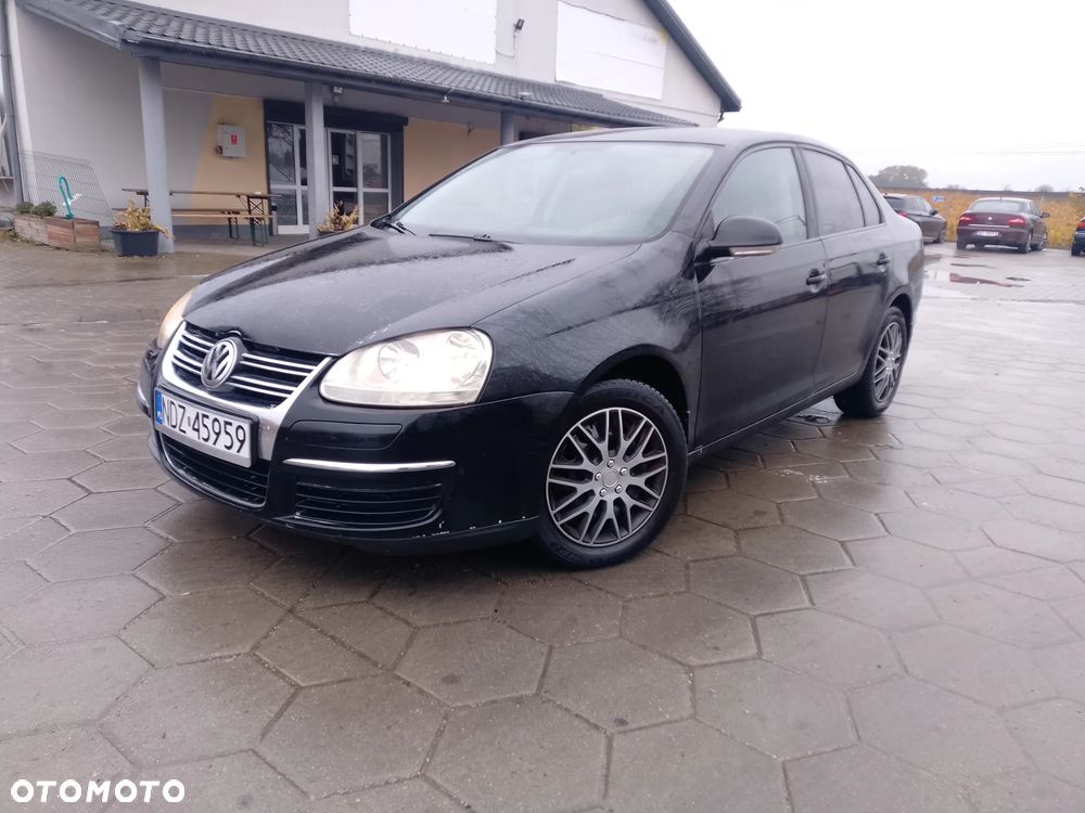 Volkswagen Jetta - 1