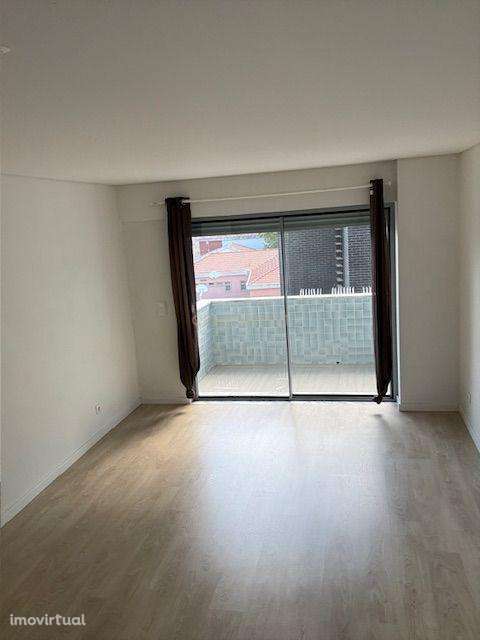 Apartamento Moderno no Lumiar, Lisboa - 1 Quarto e Varanda - Grande imagem: 2/11