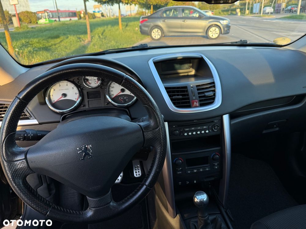 Peugeot 207 CC 1.6 Intense - 17