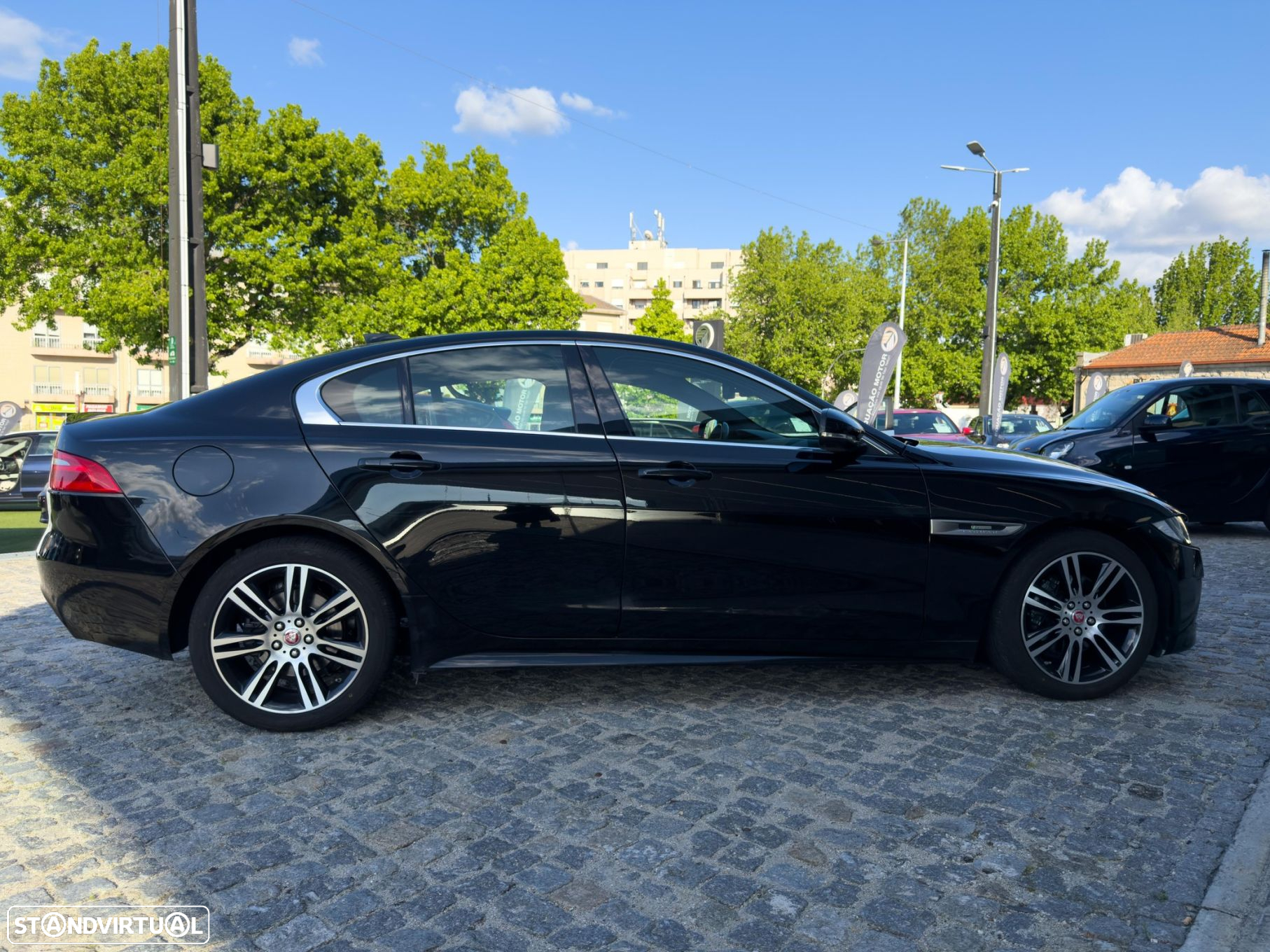 Jaguar XE 2.0 D R-Sport - 6