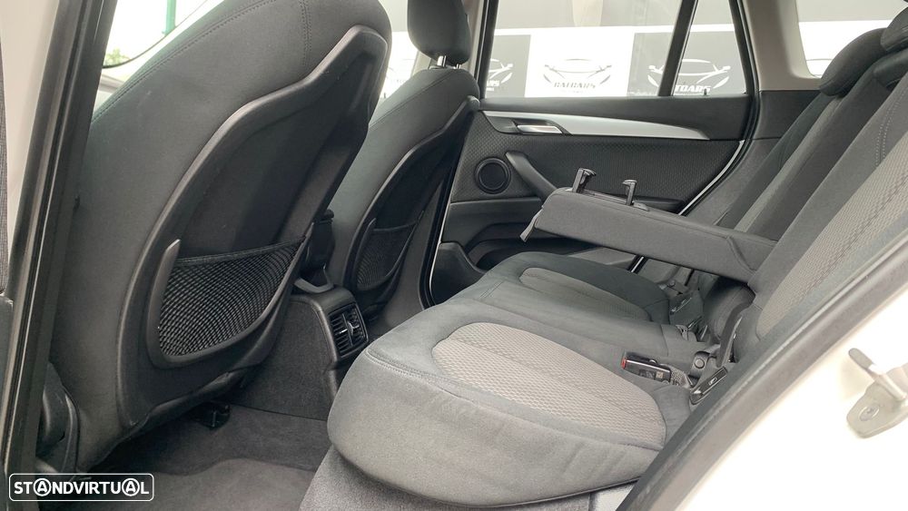 BMW X1 25 e xDrive Corporate Edition - 25