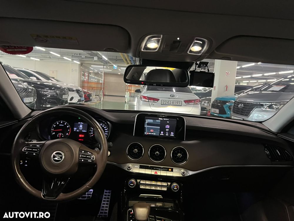 Kia Stinger - 15
