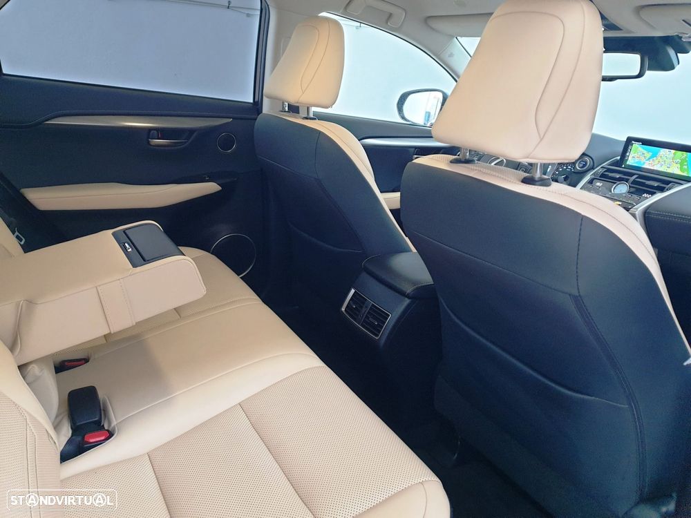 Lexus NX 300h Executive+ - 34