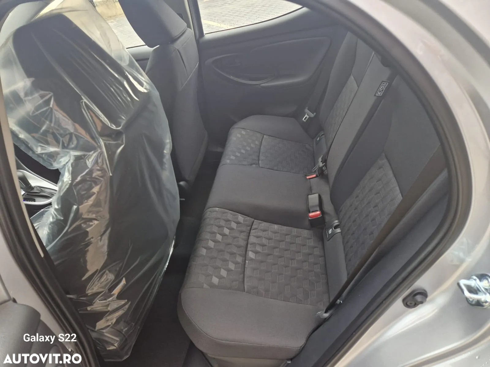 Toyota Yaris 1.5 VVT-i HSD Active - 20