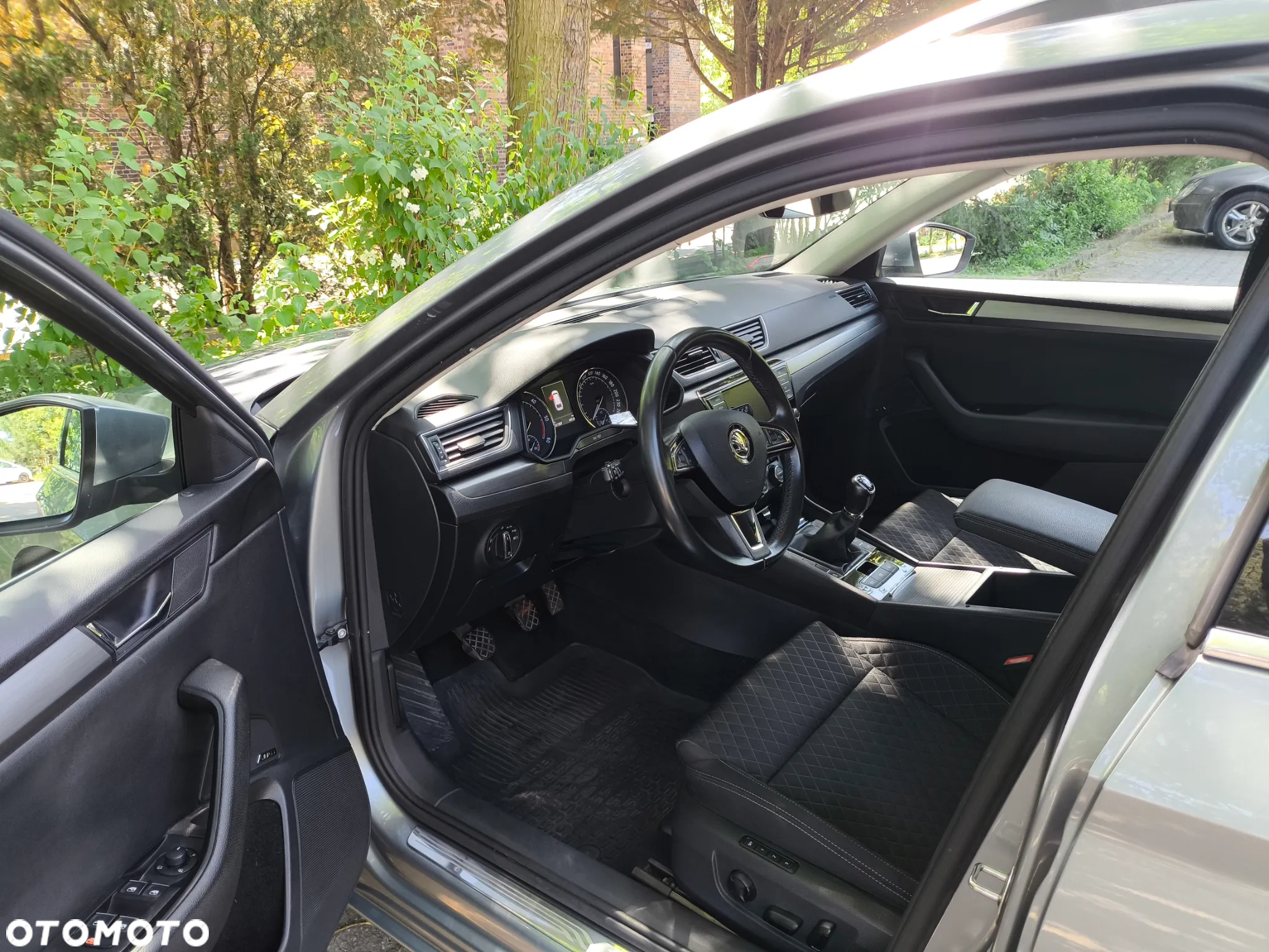 Skoda Superb 2.0 TDI Style - 16