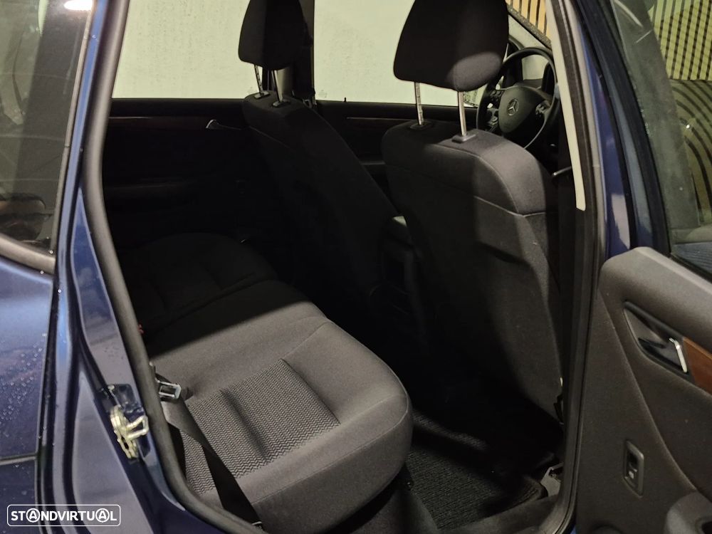 Mercedes-Benz A 150 Elegance Automatic - 9