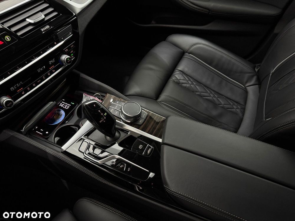 BMW Seria 5 530e Luxury Line - 26