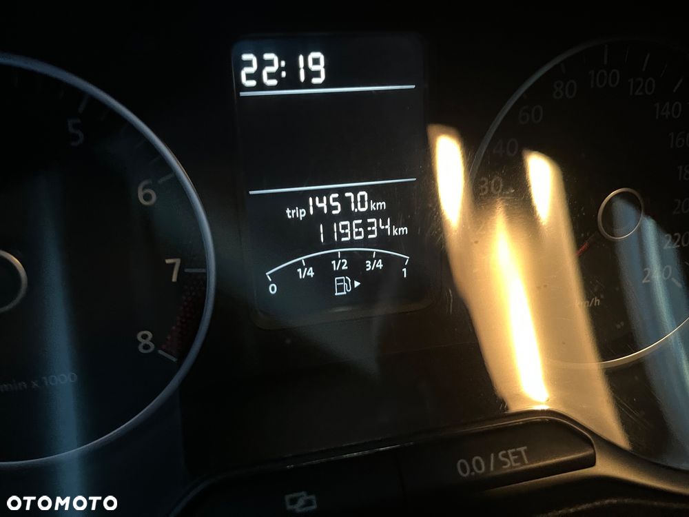 Volkswagen Polo 1.4 16V Comfortline DSG - 8