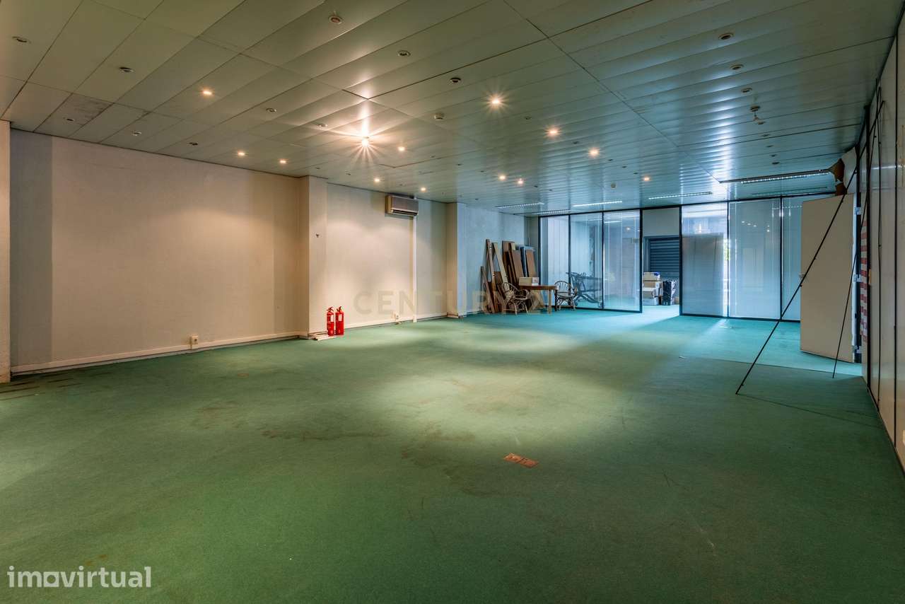 Armazém em Santa Iria de Azoia, Loures - 450m² por 3800€ - Grande imagem: 5/17