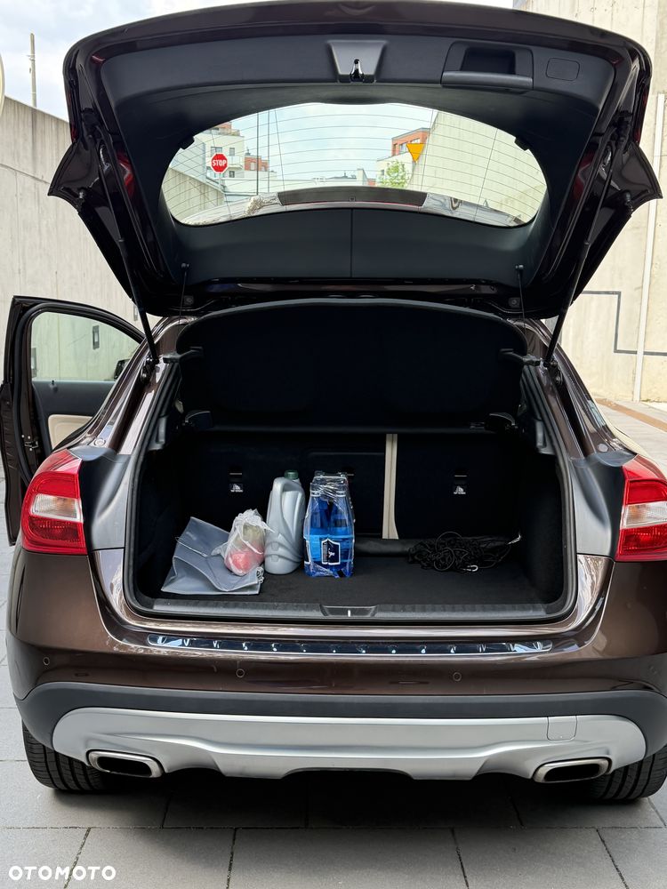 Mercedes-Benz GLA 250 4-Matic - 15