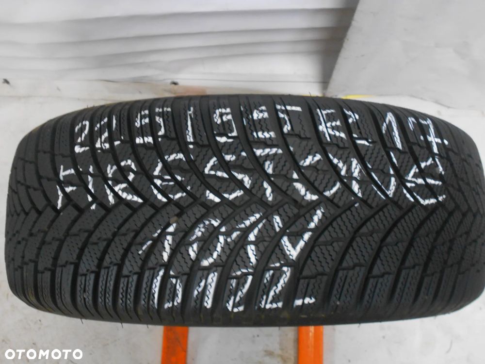OPONA POJEDYNKA 225/55R17 FIRESTONE WINTERHAWK 4 DOT 0122 7.5MM - 1