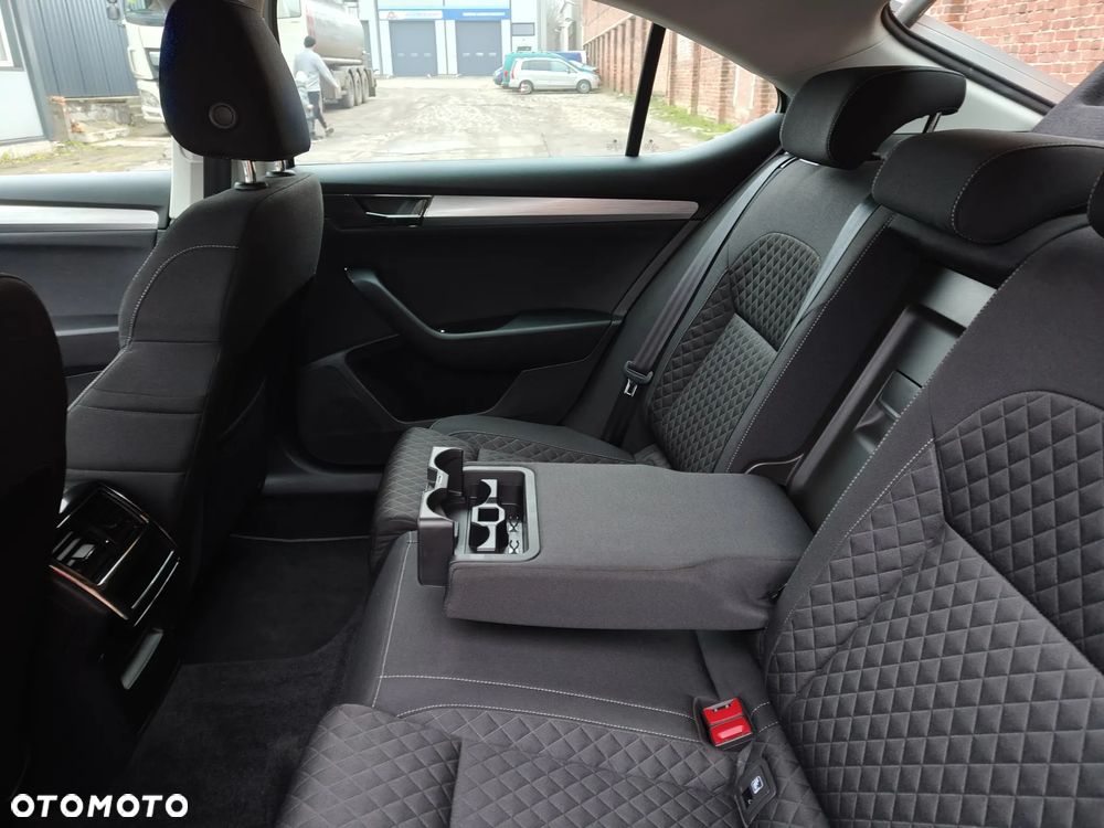 Skoda Superb 1.4 TSI Plug-In Hybrid Style DSG - 24