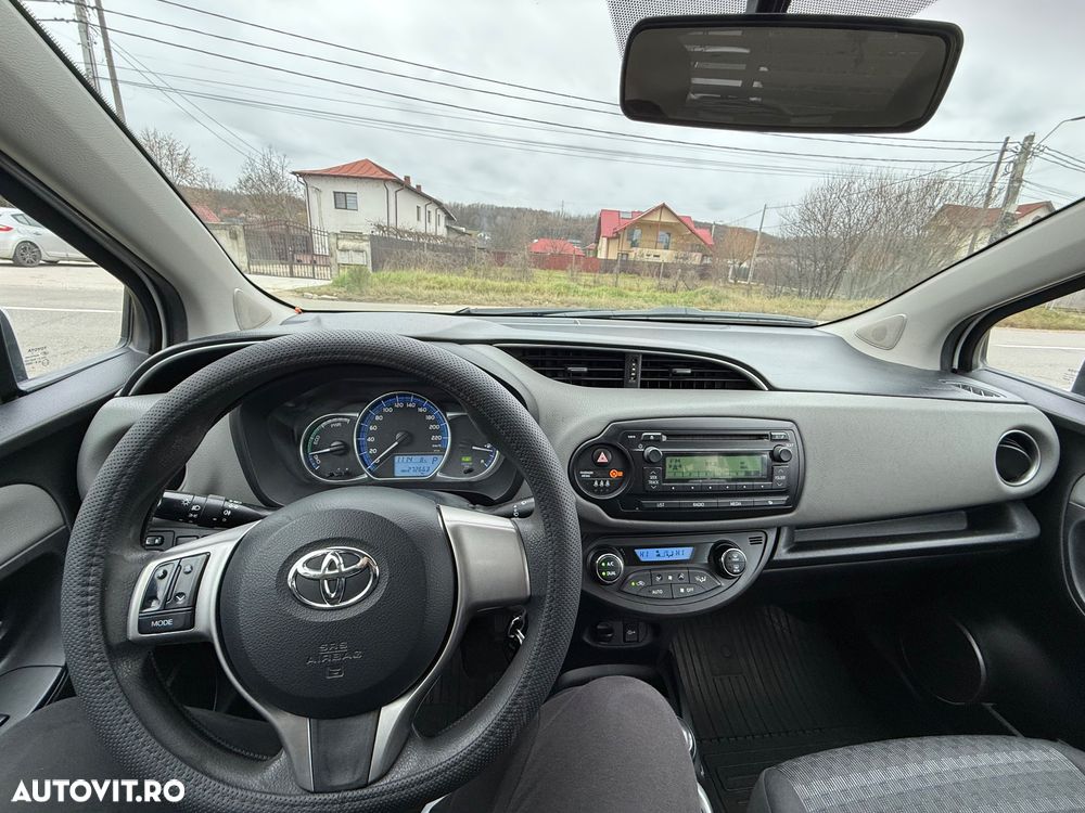 Toyota Yaris 1.5 VVT-i HSD Eco - 9
