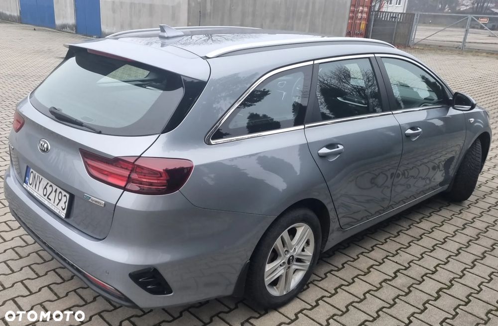 Kia Ceed - 11
