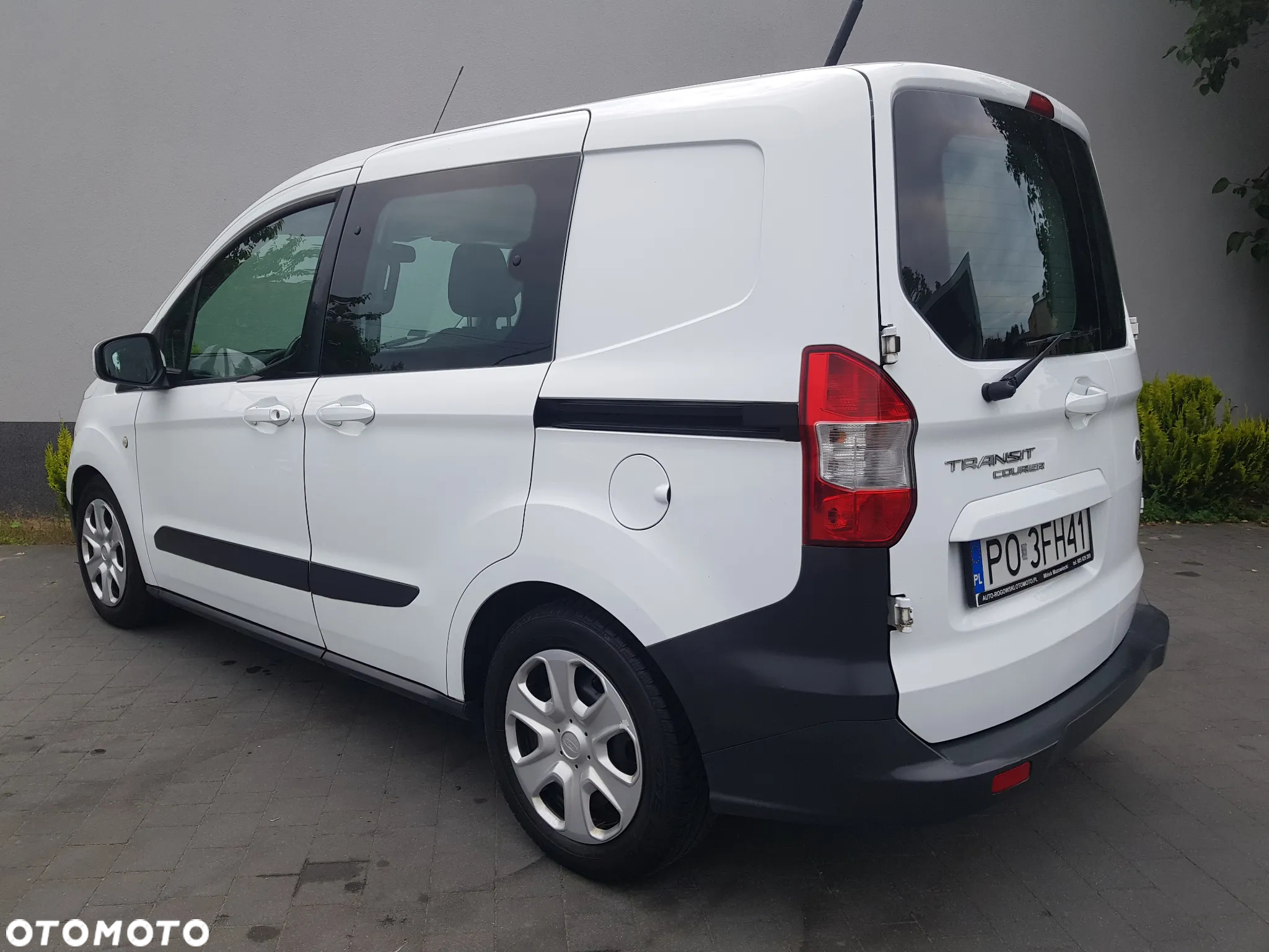 Ford Tourneo Courier 1.5 TDCi Trend - 24