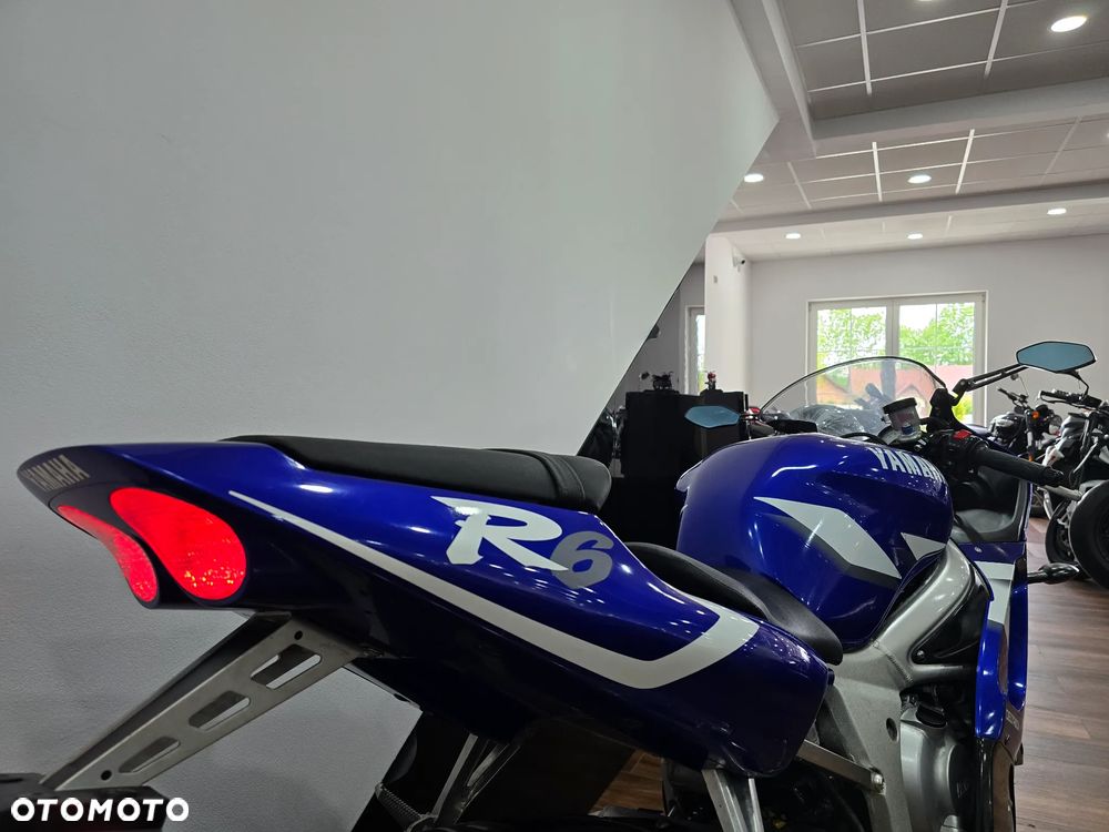 Yamaha R6 - 4