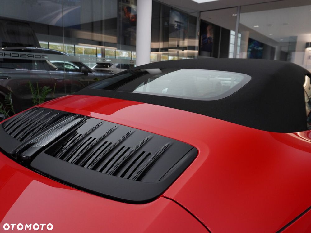 Porsche 911 Carrera - 18
