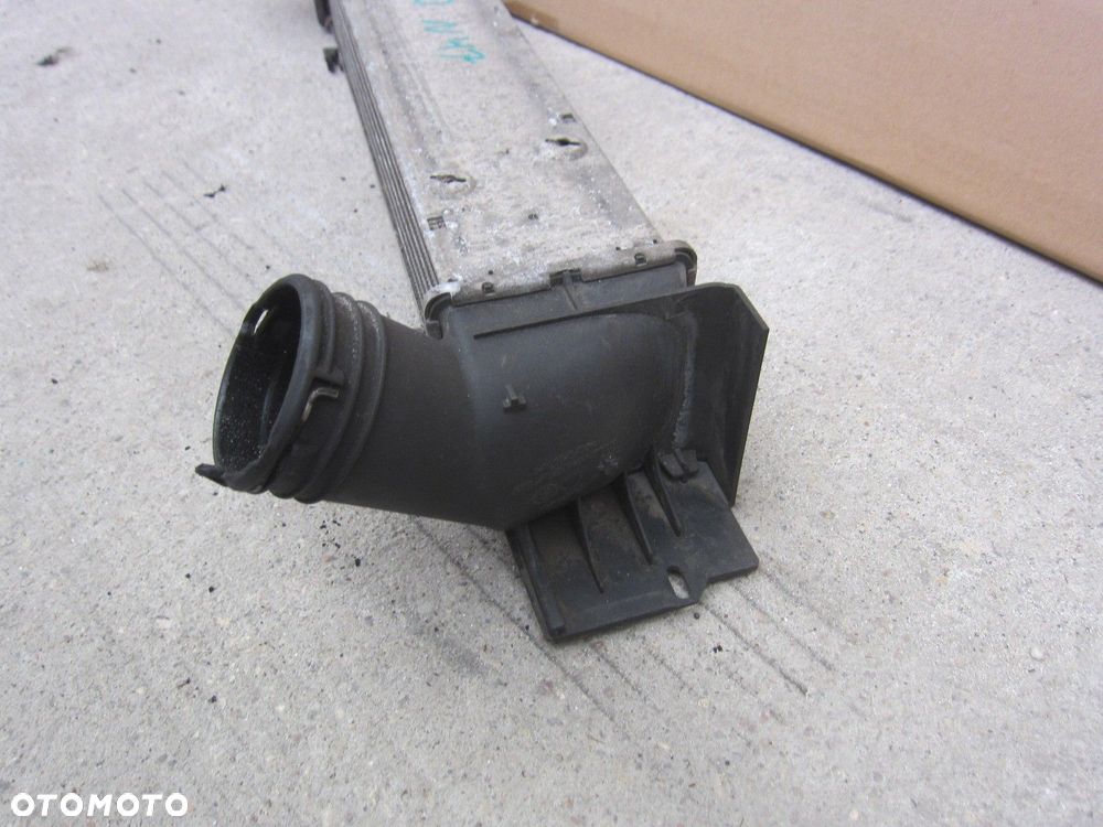 BMW 1 E81 E90 N47N M47N2 2.0D INTERCOOLER CHŁODNICA POWIETRZA 17517524916 - 5