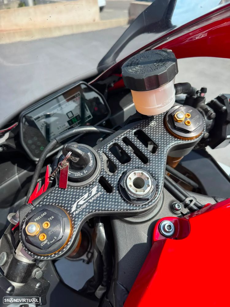 Yamaha YZF R1 - 14